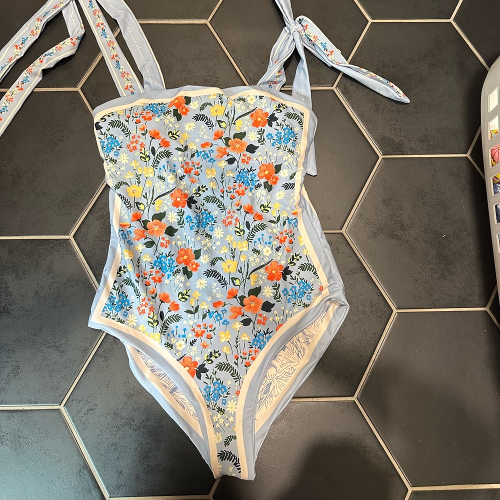Reversible swimsuit